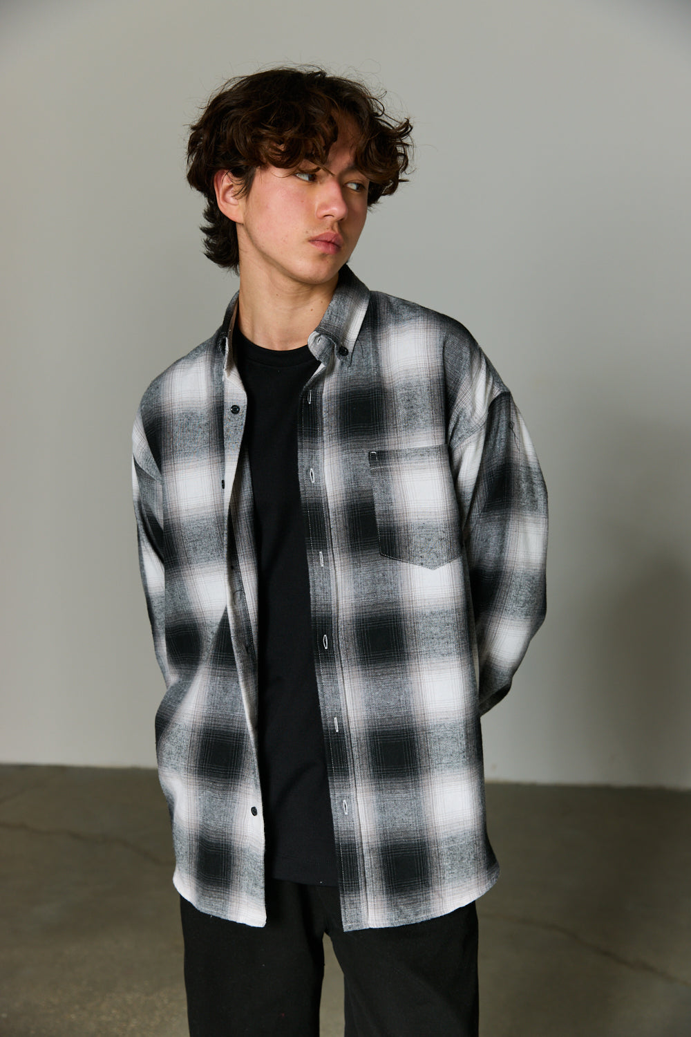 מכופתרת מייק