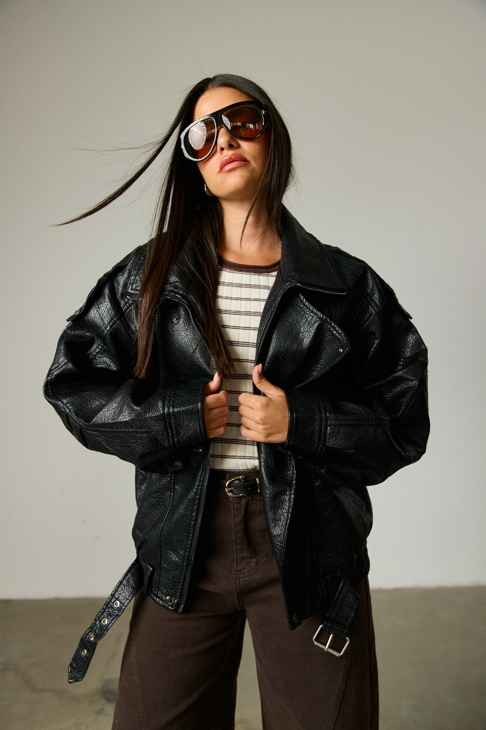 בגדי חורף לנשים – קולקציה שיקית לעונת החורף הישראלית