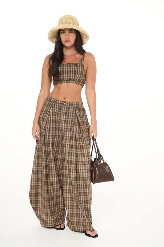 חליפות נשים לאביב - אופנת נשים בסטייל קליל ומעודכן