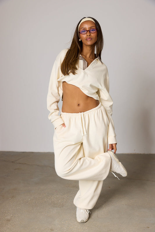 חליפות לנשים: לוק טרנדי ונינוח לחורף 2025-26