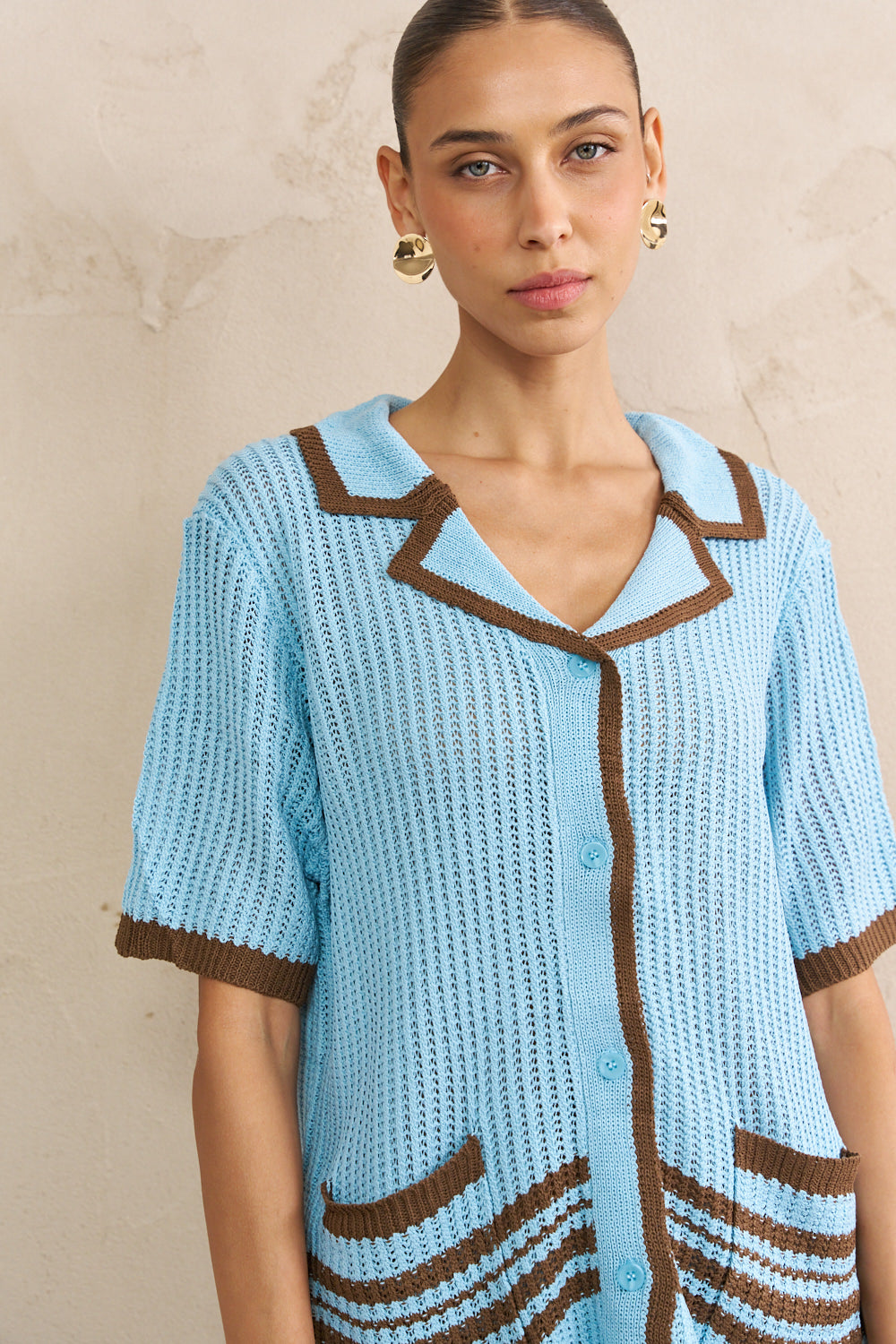 מכופתרת אינדיה