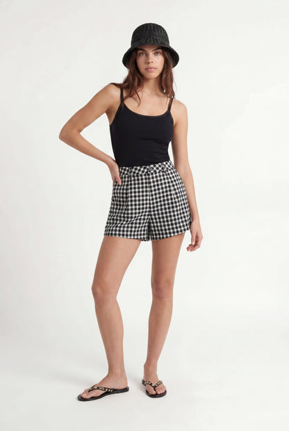 שורט נטשה