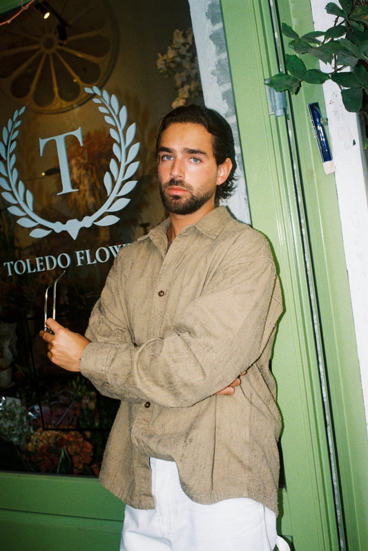 מכופתרת דורי