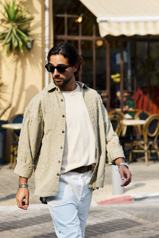 מכופתרת ליאו