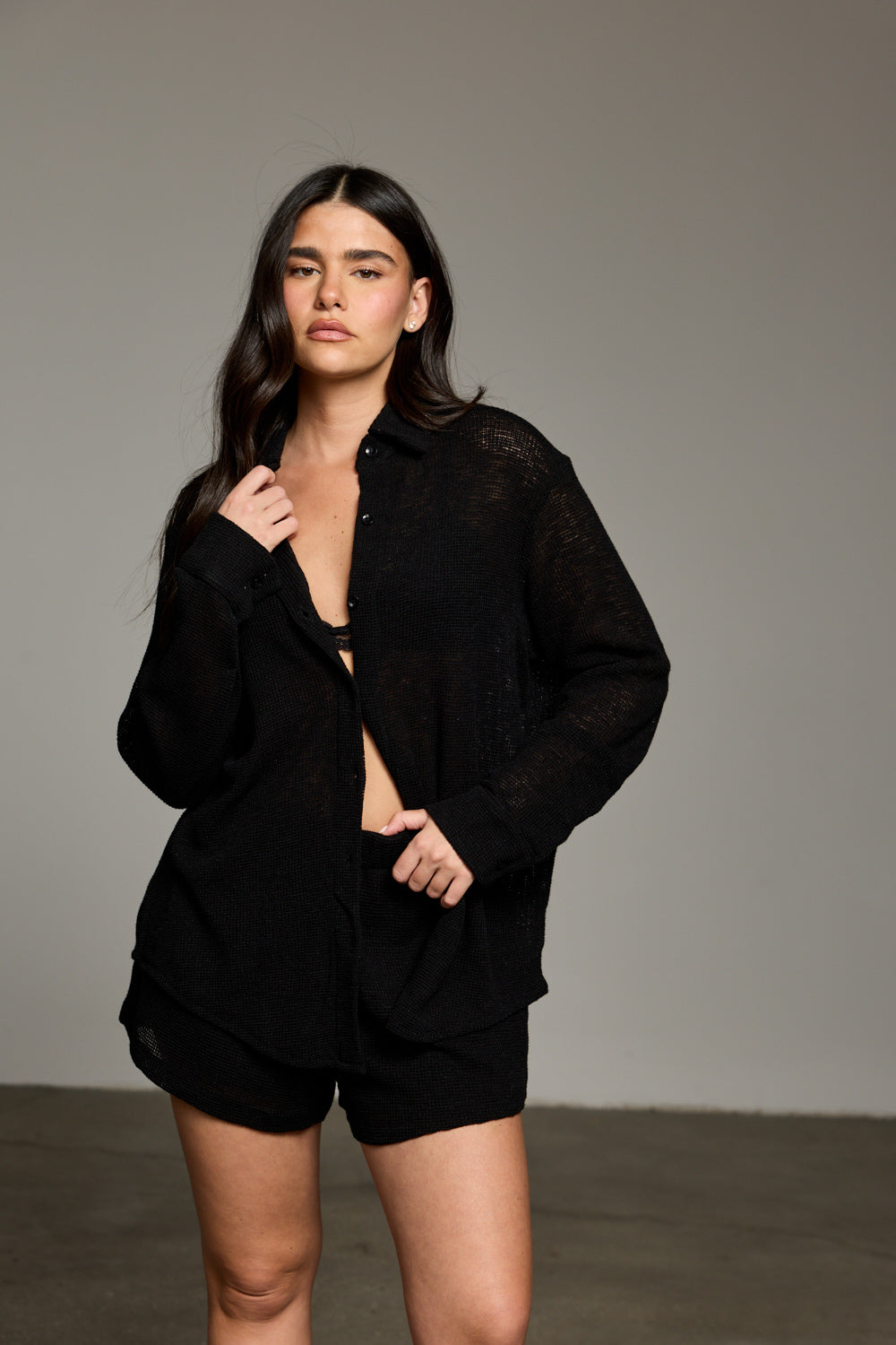 מכופתרת נדין